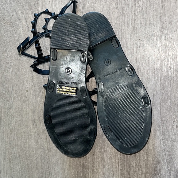 STEVE MADDEN Matte Black Studded Transport Sandals - Picture 3 of 4